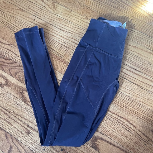 NWT lululemon ATRP full length sz 4 - Picture 3 of 4